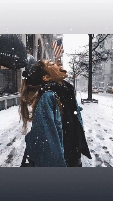 Как прикрепить гифку в Инстаграм на историю?